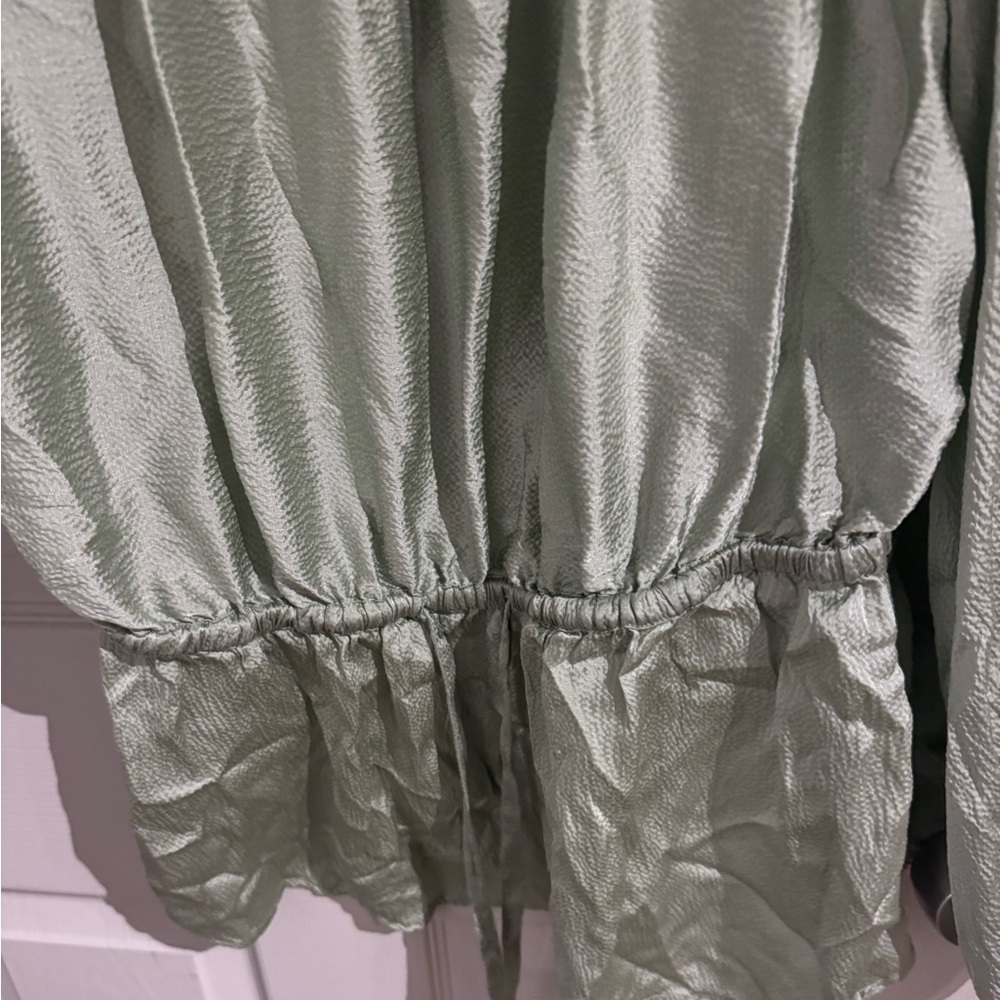 Roller Rabbit 100% Silk Peasant Top Size Large - Picture 6 of 12